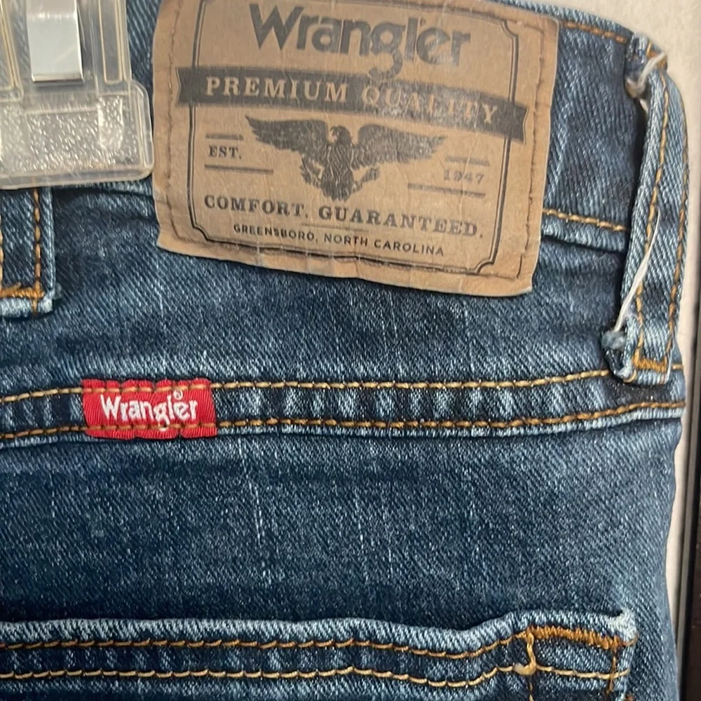 Wrangler Men’s EUC Straight Fit Jeans in EUC Dark Rinse Waist 36” Length 30” 🤠